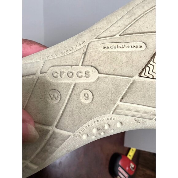 Crocs Women's Santa Cruz Slip-On Loafers Tan Canvas Casual Shoes Size 9 - Picture 9 of 11